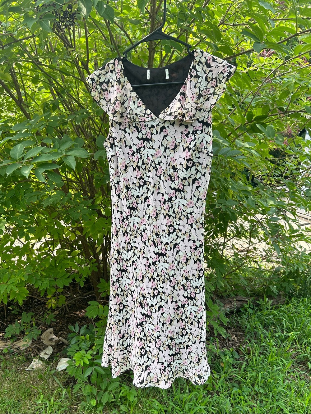 Vintage Floral Mini Dress with Fluttery Collar - Black, Pink, White